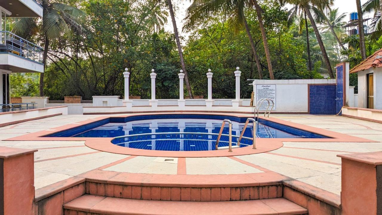 Poolside Paradise 1bhk Luxury In Siolim. Apartment