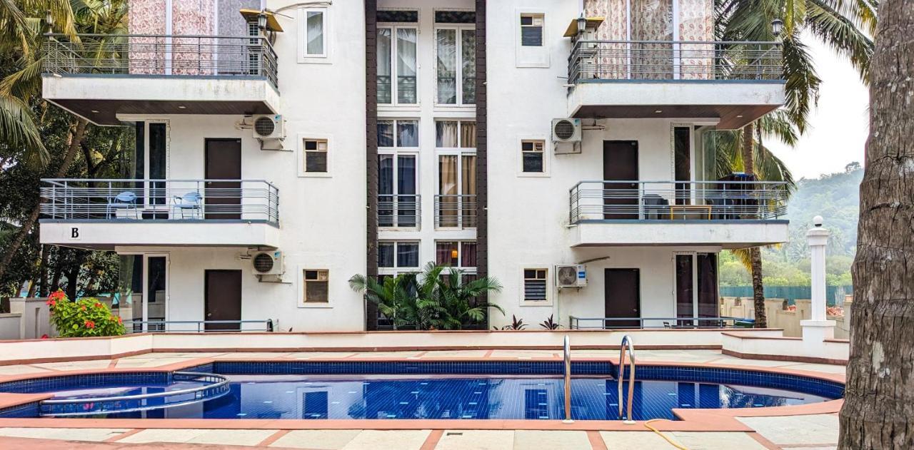 Poolside Paradise 1bhk Luxury In Siolim. Apartment *